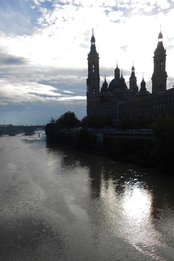 El Pilar sobre el río Ebro